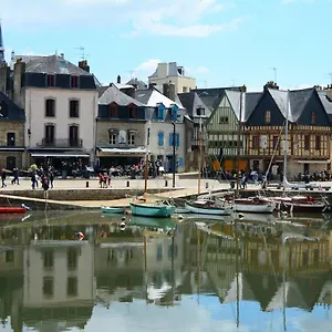  Appartement Superbe Sur Le Port De Saint Goustan